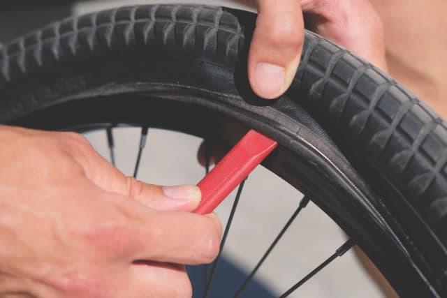Jak zmienić oponę w rowerze - proste kroki, które musisz znać Jak zmienić oponę w rowerze - proste kroki, które musisz znać