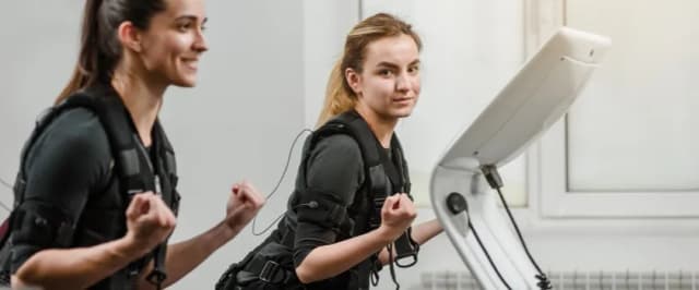 Ile kosztuje trening EMS? Sprawdź ceny i porównaj oferty w 2023 Ile kosztuje trening EMS? Sprawdź ceny i porównaj oferty w 2023