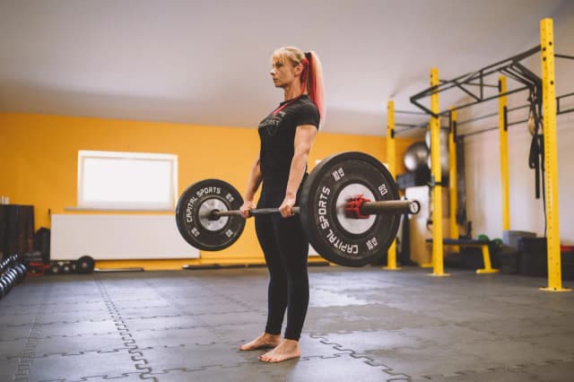 Trening siłowy co to? Odkryj korzyści i podstawy tej aktywności Trening siłowy co to? Odkryj korzyści i podstawy tej aktywności